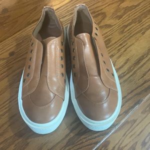 Coconuts by Matisse, size 6